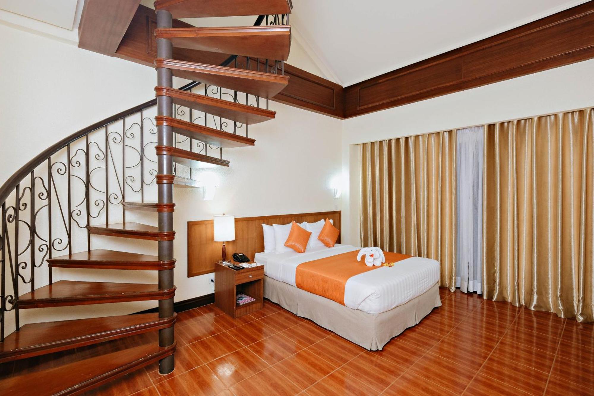 เดอะ สวีทส์ แอท เมาท์ มาลารายัต Hotel Lipa City ภายนอก รูปภาพ