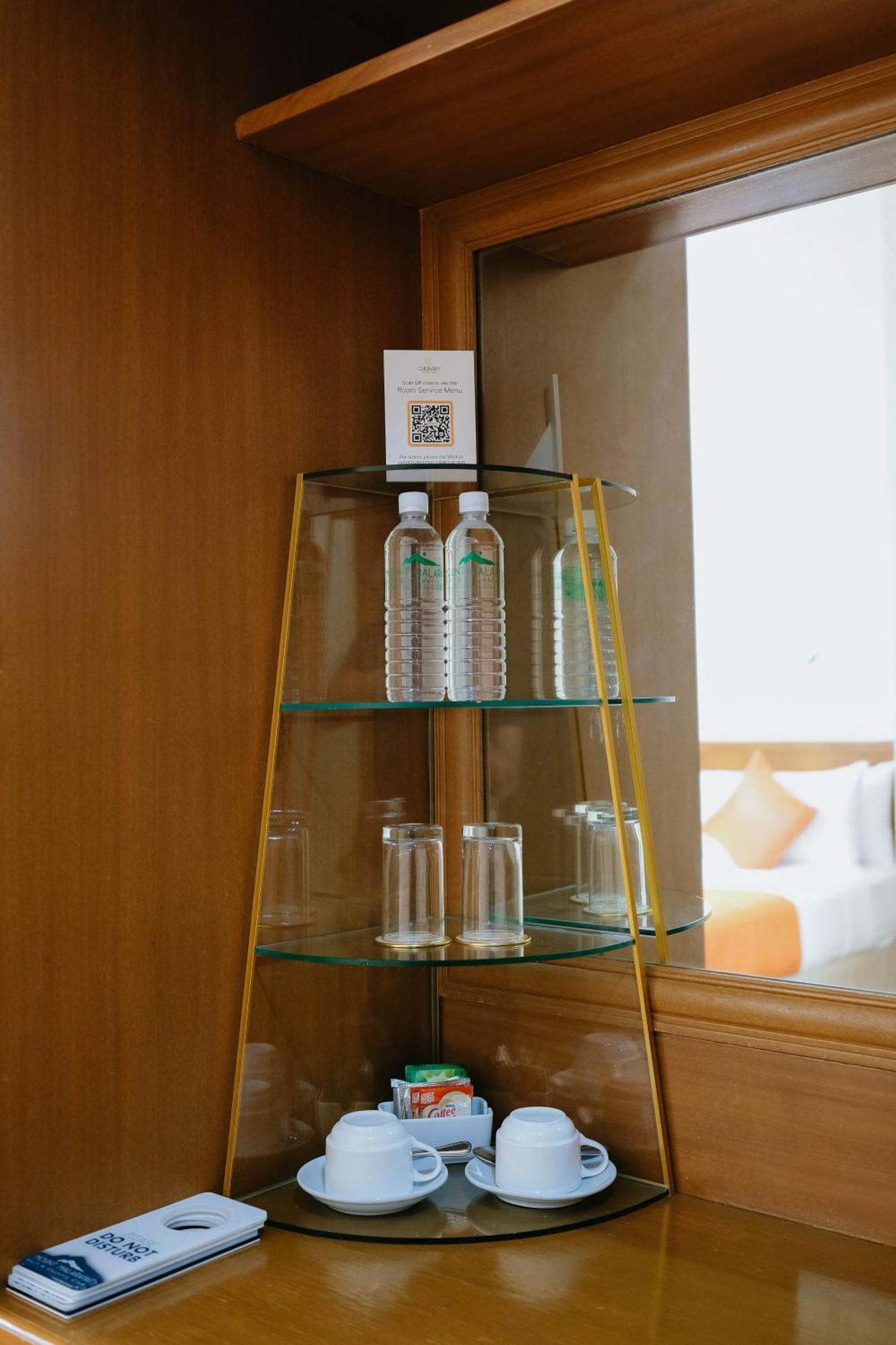 เดอะ สวีทส์ แอท เมาท์ มาลารายัต Hotel Lipa City ภายนอก รูปภาพ