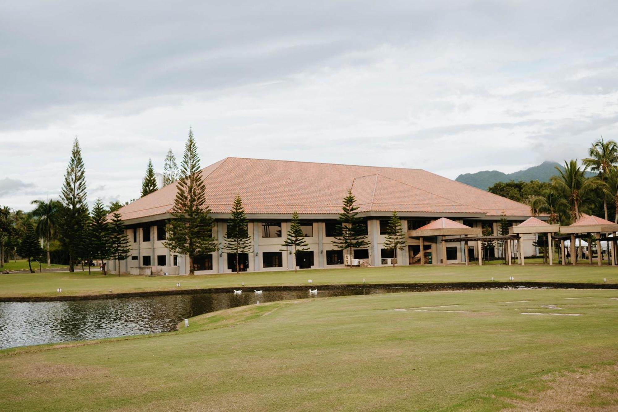 เดอะ สวีทส์ แอท เมาท์ มาลารายัต Hotel Lipa City ภายนอก รูปภาพ