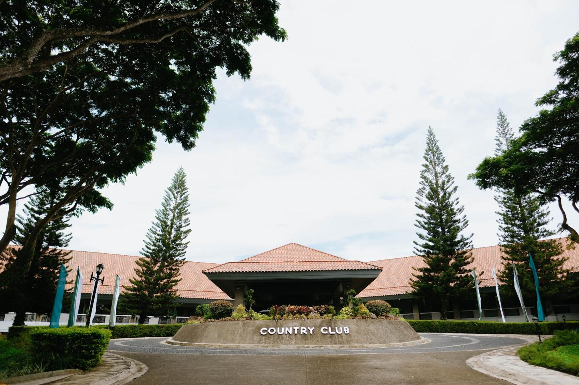 เดอะ สวีทส์ แอท เมาท์ มาลารายัต Hotel Lipa City ภายนอก รูปภาพ