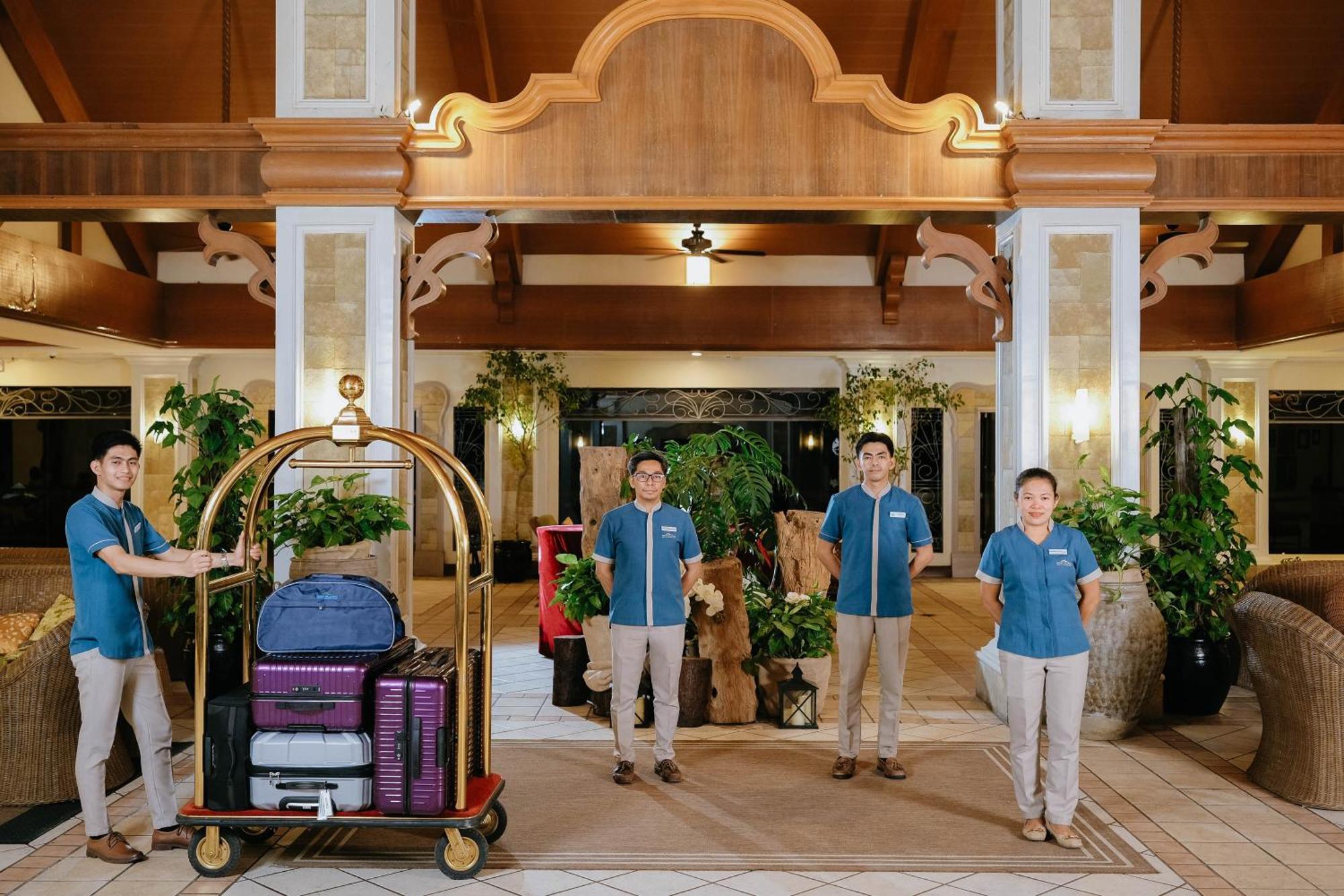 เดอะ สวีทส์ แอท เมาท์ มาลารายัต Hotel Lipa City ภายนอก รูปภาพ