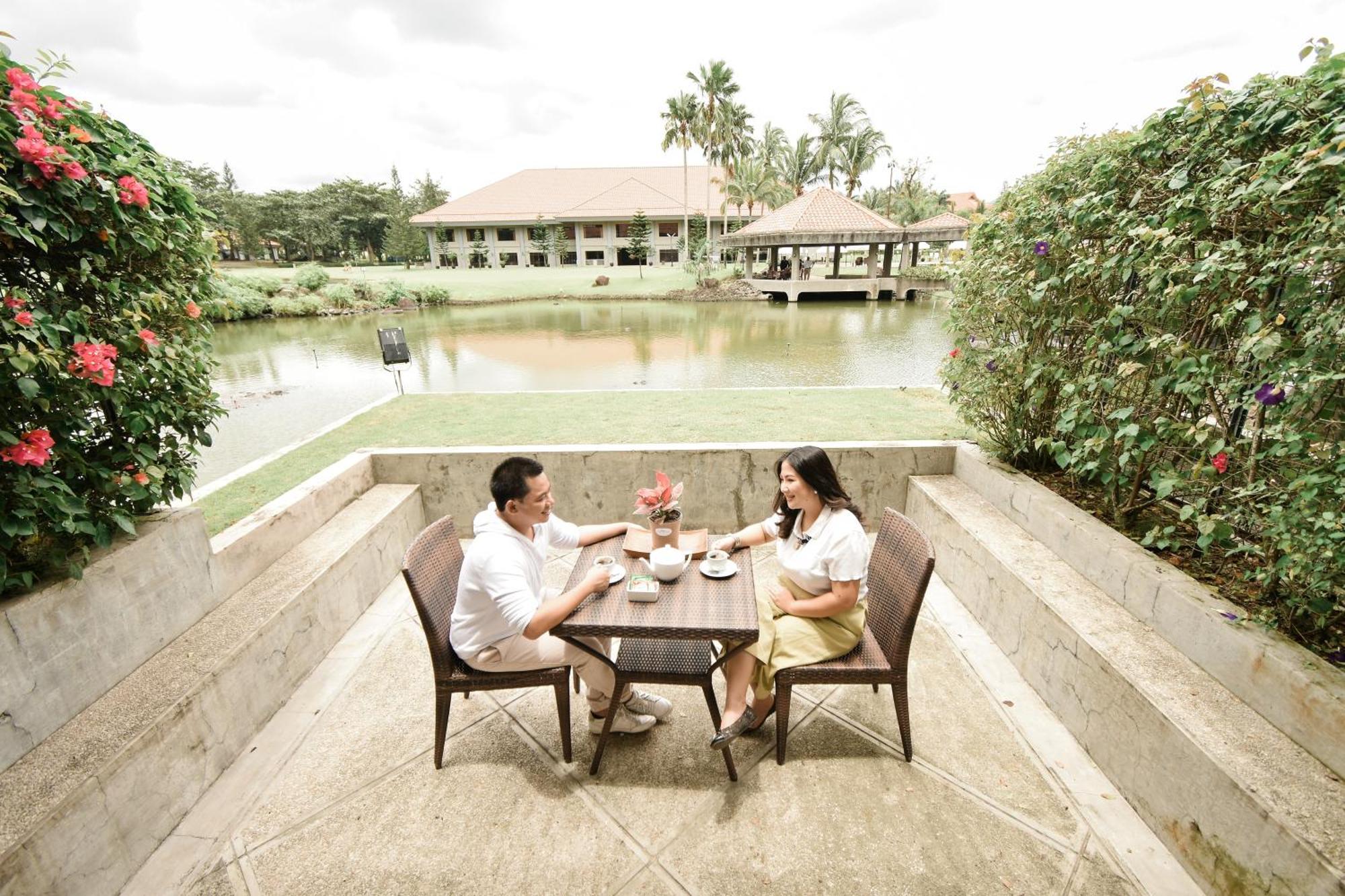 เดอะ สวีทส์ แอท เมาท์ มาลารายัต Hotel Lipa City ภายนอก รูปภาพ