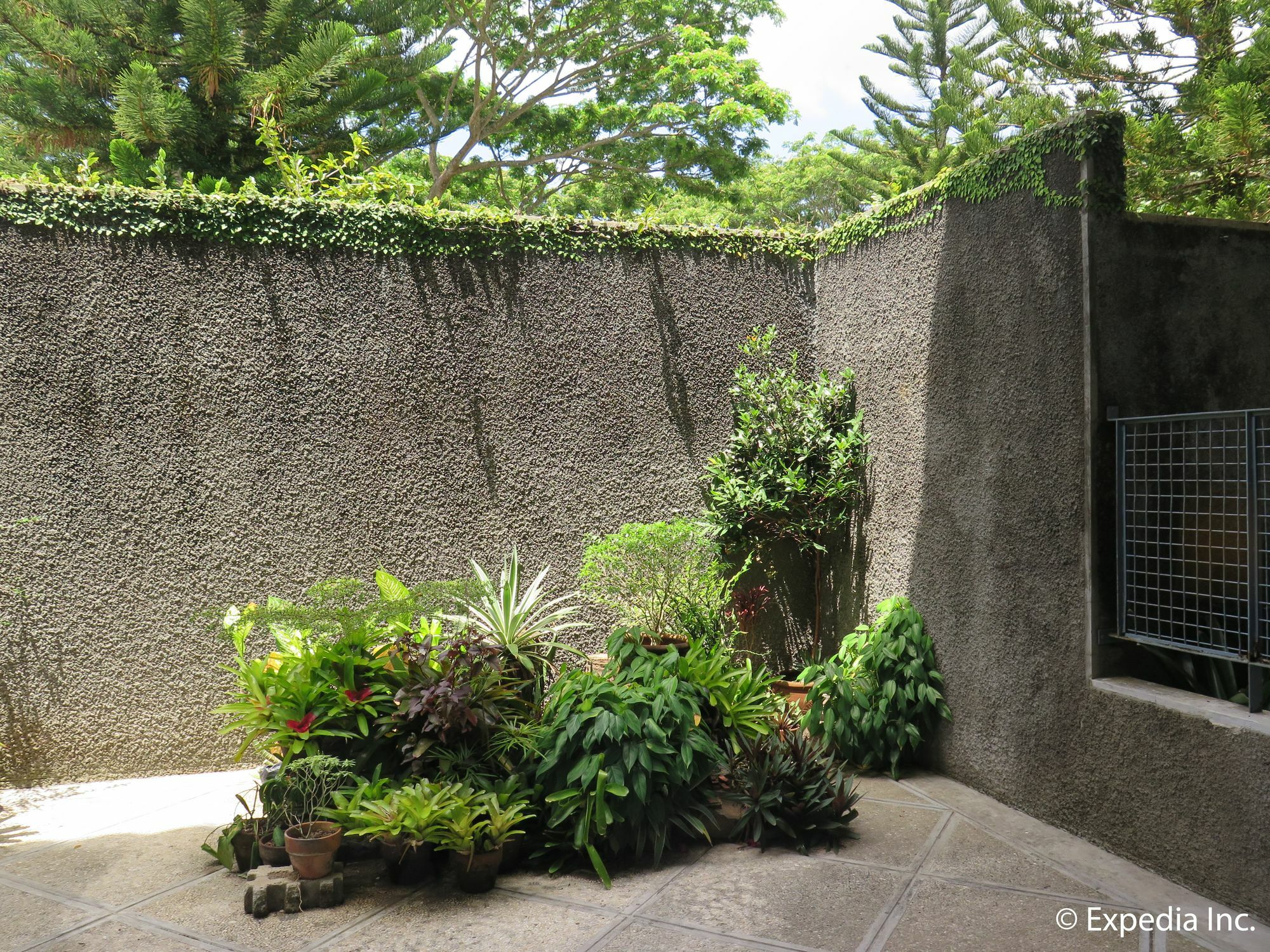 เดอะ สวีทส์ แอท เมาท์ มาลารายัต Hotel Lipa City ภายนอก รูปภาพ