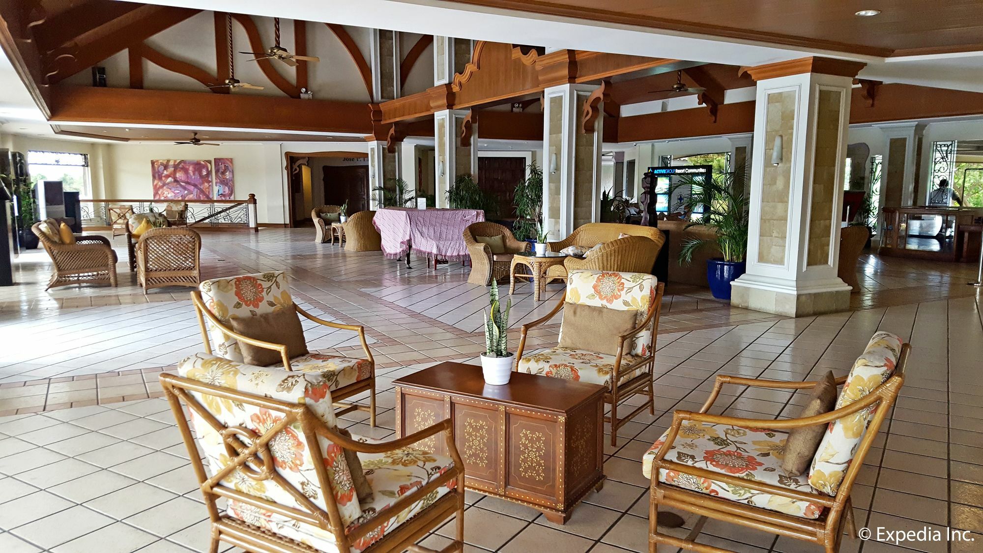 เดอะ สวีทส์ แอท เมาท์ มาลารายัต Hotel Lipa City ภายนอก รูปภาพ